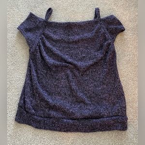Voice cold-shoulder knit top Size XL